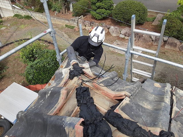 隅巴瓦の取り付け